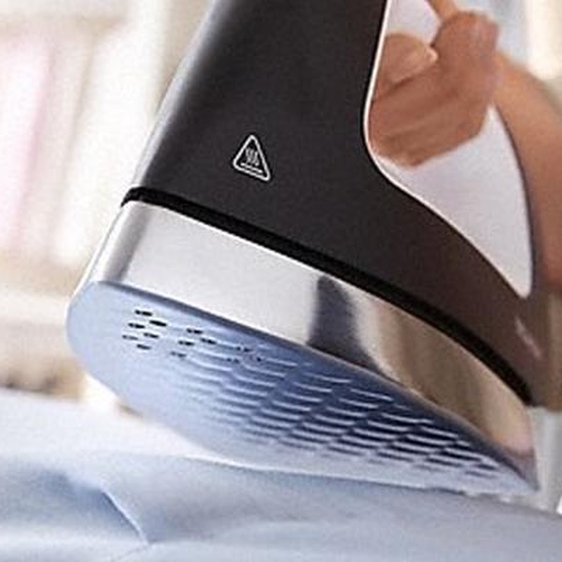 Buharlı Ütü Masası Sistemi 2200W 1